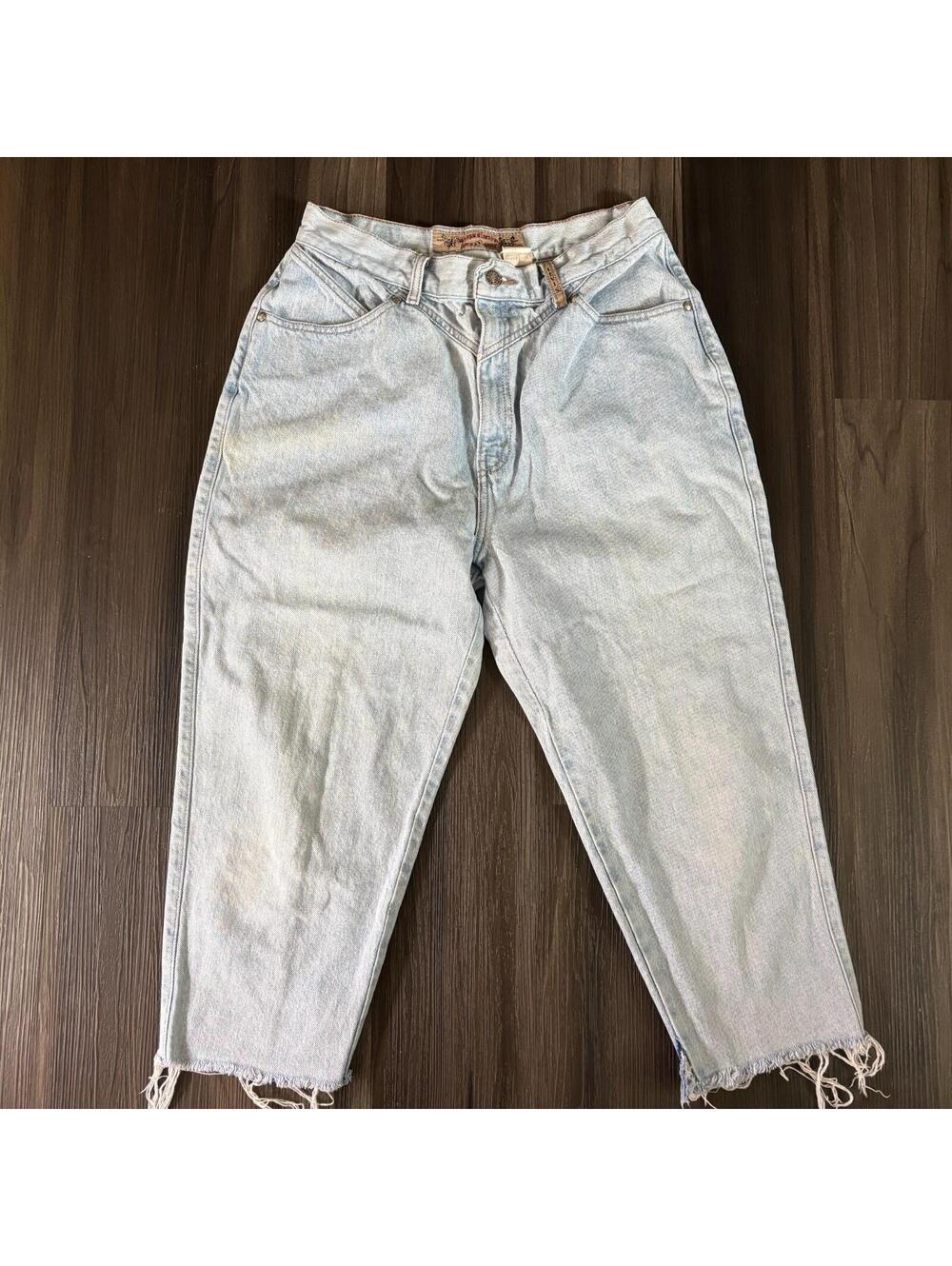Vintage Levi's Women’s Jeans 900 Series Tapered Cut Off Light Wash Size 13?
